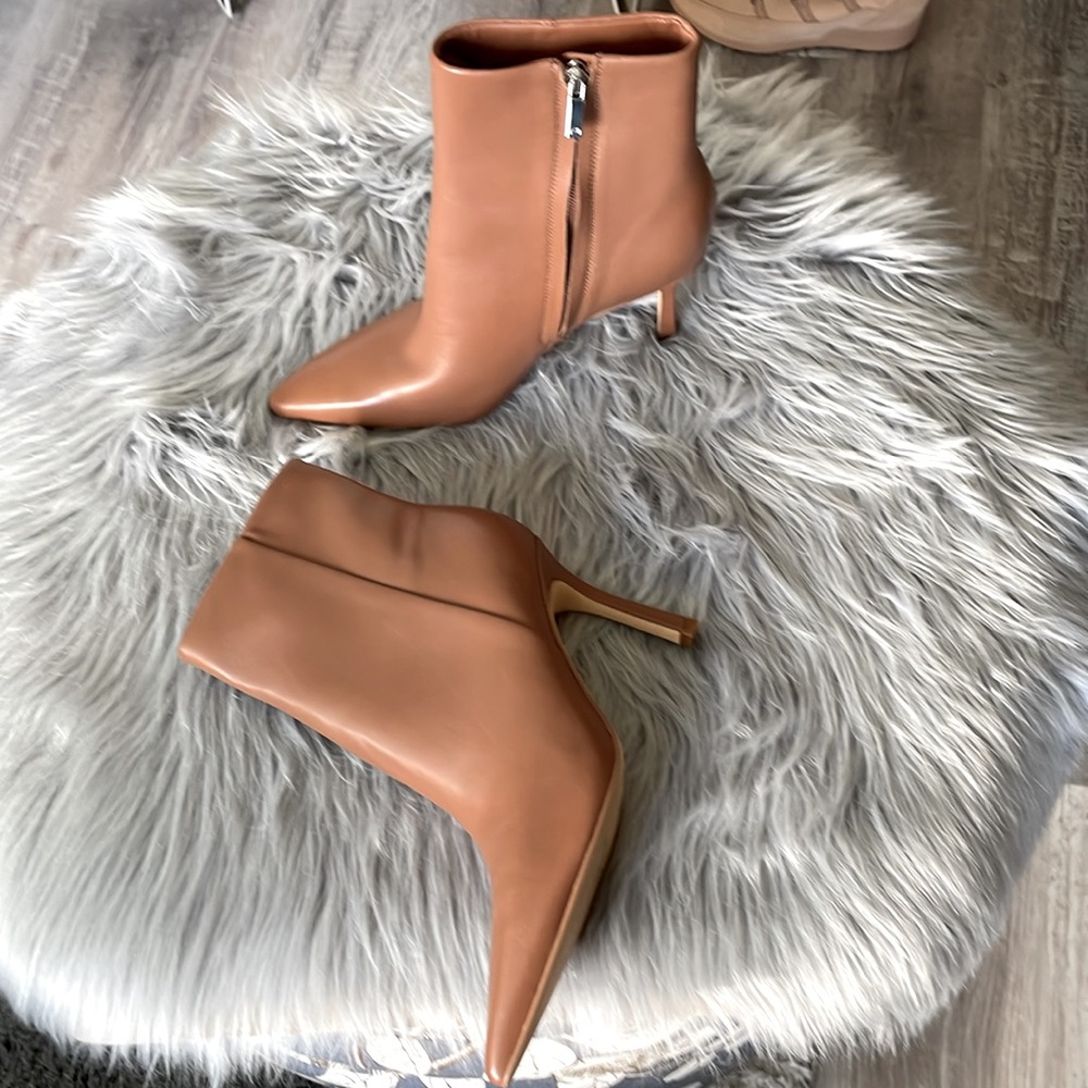 Marc Fisher Women’s Pointed toe Boots